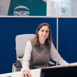 Engie employee in customer service at computer
